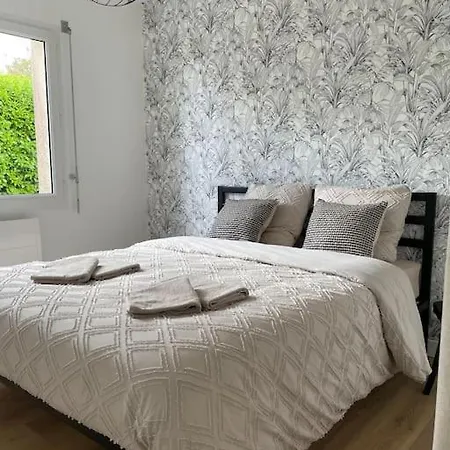 Maison Cosy Avec Jacuzzi Néant-sur-Yvel Exterior foto