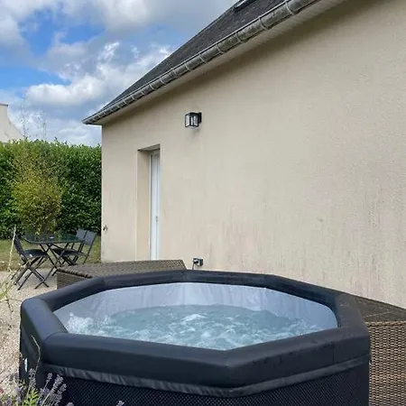Maison Cosy Avec Jacuzzi Néant-sur-Yvel Exterior foto
